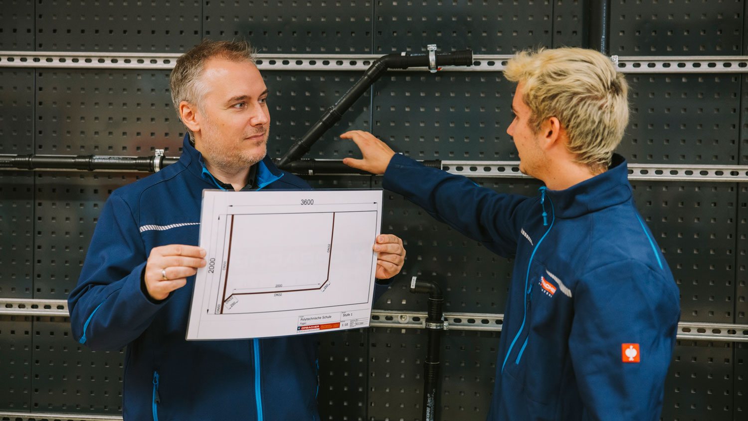  Raum für selbstständiges Arbeiten – Mit dem Vertrauen seines Ausbilders konnte Luca-Toni Langner seine eigenen Ideen beim Projekt „Die Wand“  umsetzen und Einblicke in verschiedene Tätigkeiten sammeln.