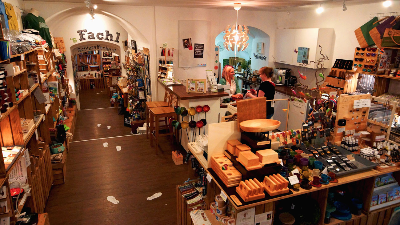 Fritsch hat sich immer selbst motiviert und weitergemacht. Nach einigen beruflichen Stationen in einer Festanstellung hat sie sich anfangs nebenbei selbsst&auml;ndiggemacht und ein EPU gegr&uuml;ndet. Heute hat die Unternehmerin sieben Mitarbeiterinnen besch&auml;ftigt.