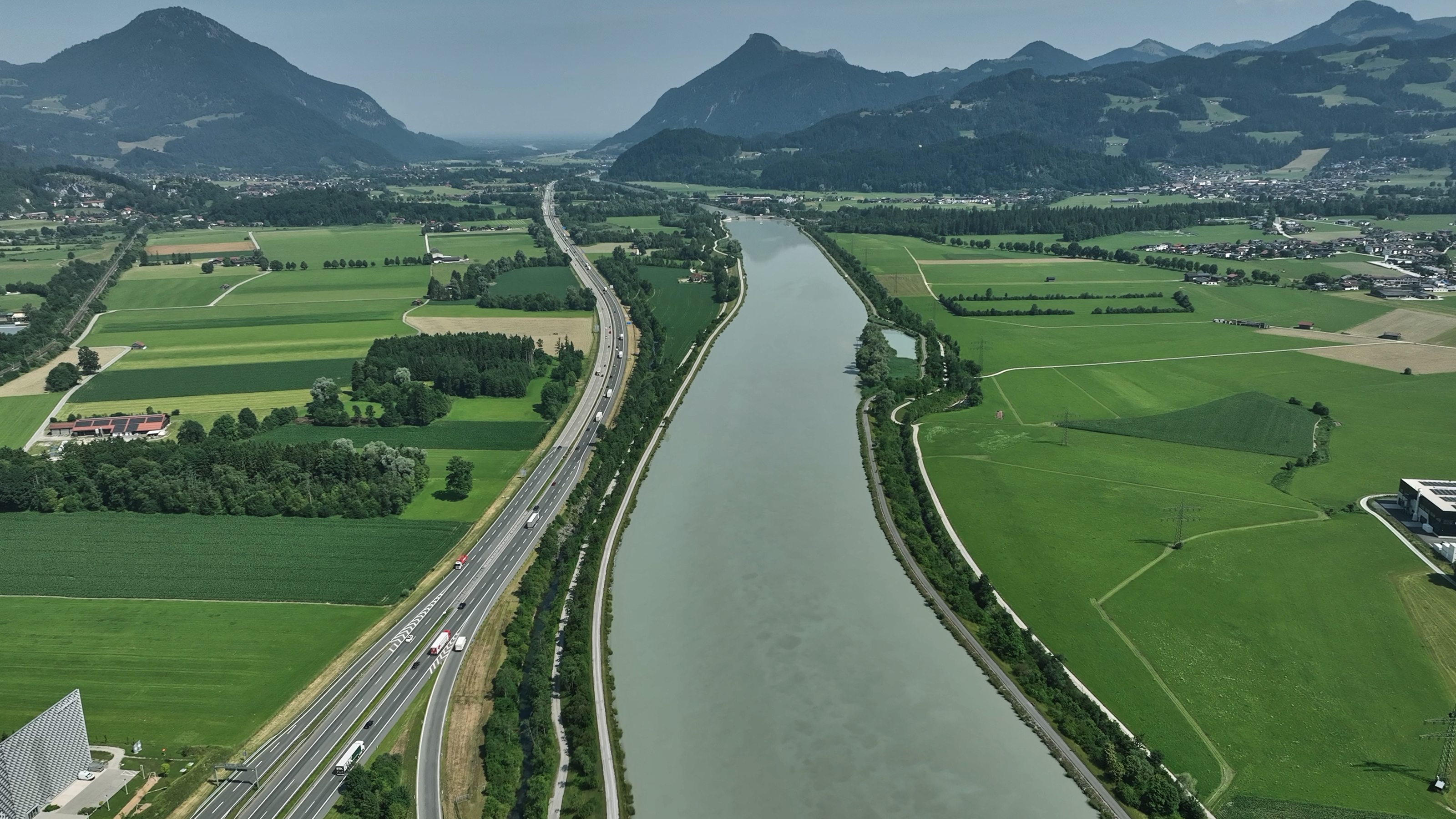 Landschaft mit Flu&szlig;