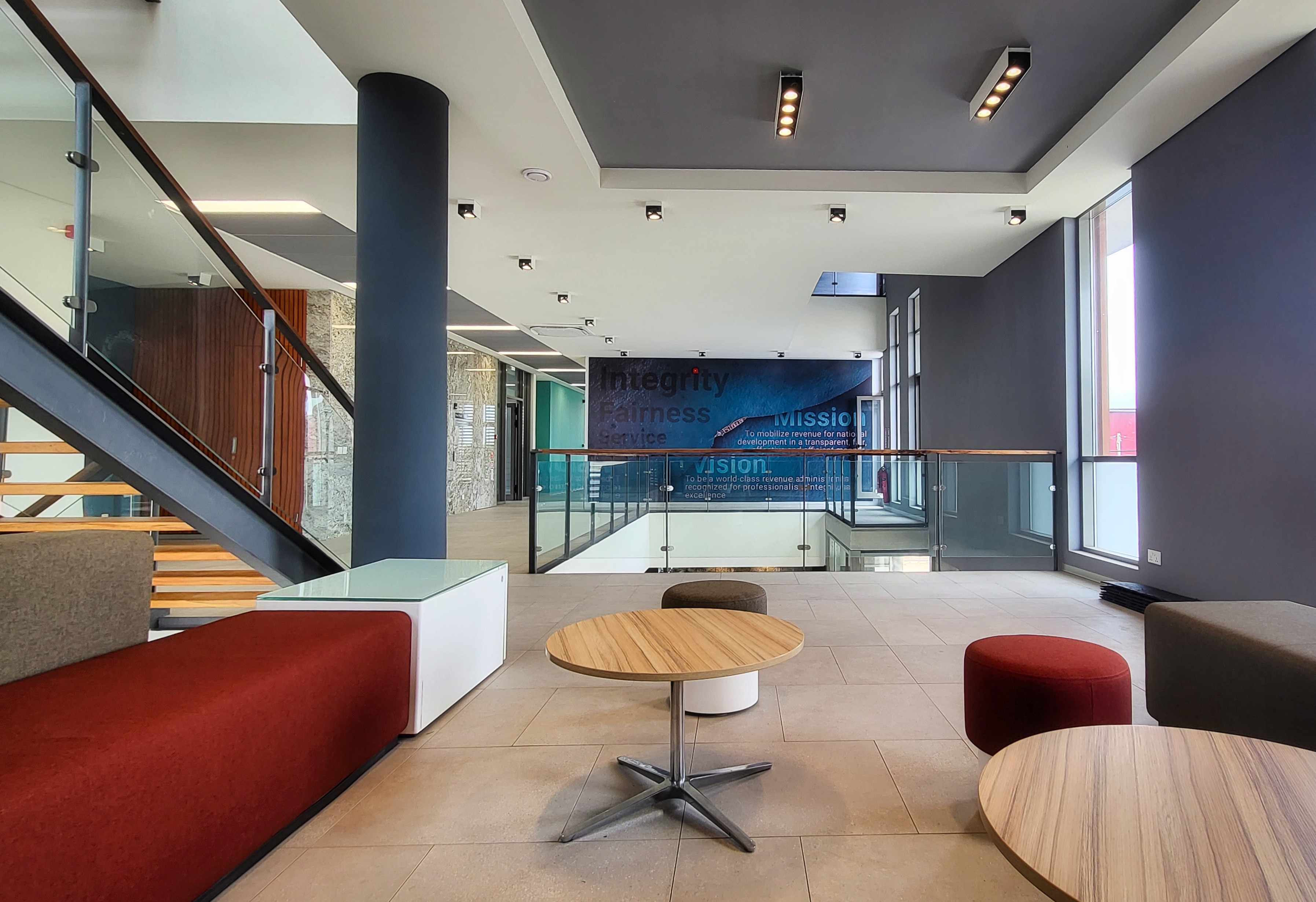 Innenansicht mit B&uuml;rom&ouml;beln