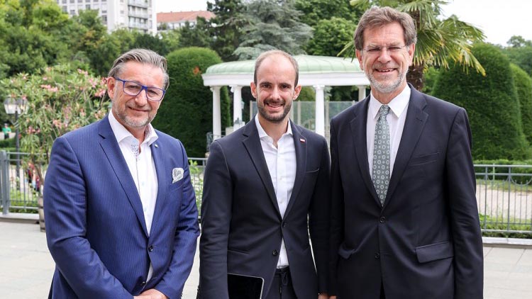 Gruppenbild: Die Namen sind in der Bildunterschrift genannt