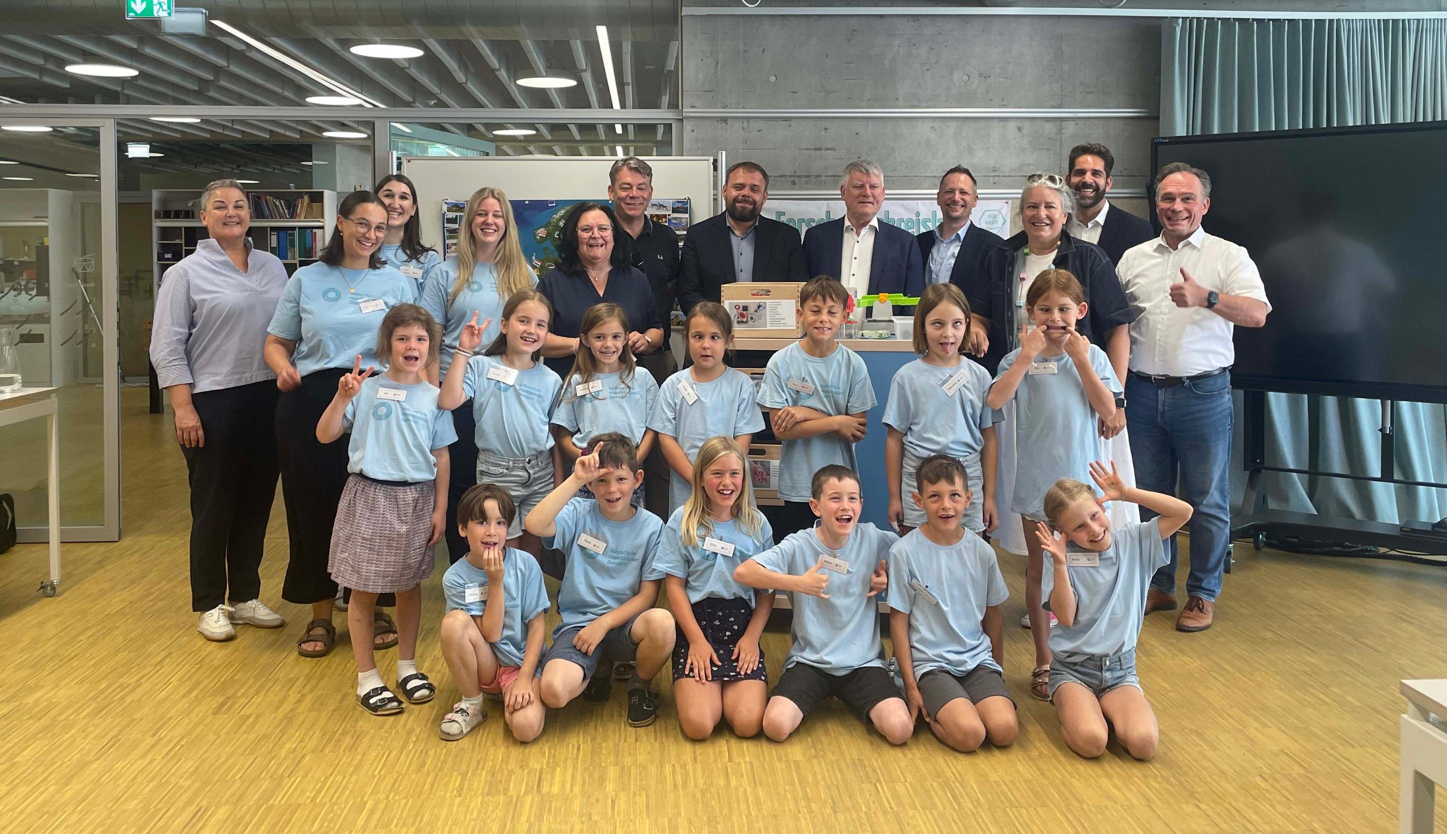 Gruppenfoto Volksschule Haselstauden Sp&uuml;rnasenecke