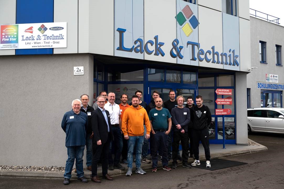 Zertifizierte Dellentechniker, geprüft am 27. März 2025 Hayri Ersan, Fa. Hayri Ersan, Ried (OÖ) Mihail Isac, Pottenstein (NÖ) Andreas Winklmair, Auto-Butler mobile Hagel- & Dellenreparatur, Steyr (OÖ) Rene Hinterseer, Graz Gabor Varga, Car-Rep-Profiteam Denk GmbH, Zell am Pettenfirst (OÖ) Jürgen Scalet, Car-Rep-Profiteam Denk GmbH, Zell am Pettenfirst (OÖ) Adam Szalai, Car-Rep-Profiteam Denk GmbH, Zell am Pettenfirst (OÖ) Christian Lasser, Lasser Karosserie-Lack Consulting GmbH, Trofaiach (St)