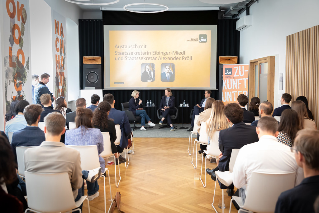 Paneldiskussion vor Publikum