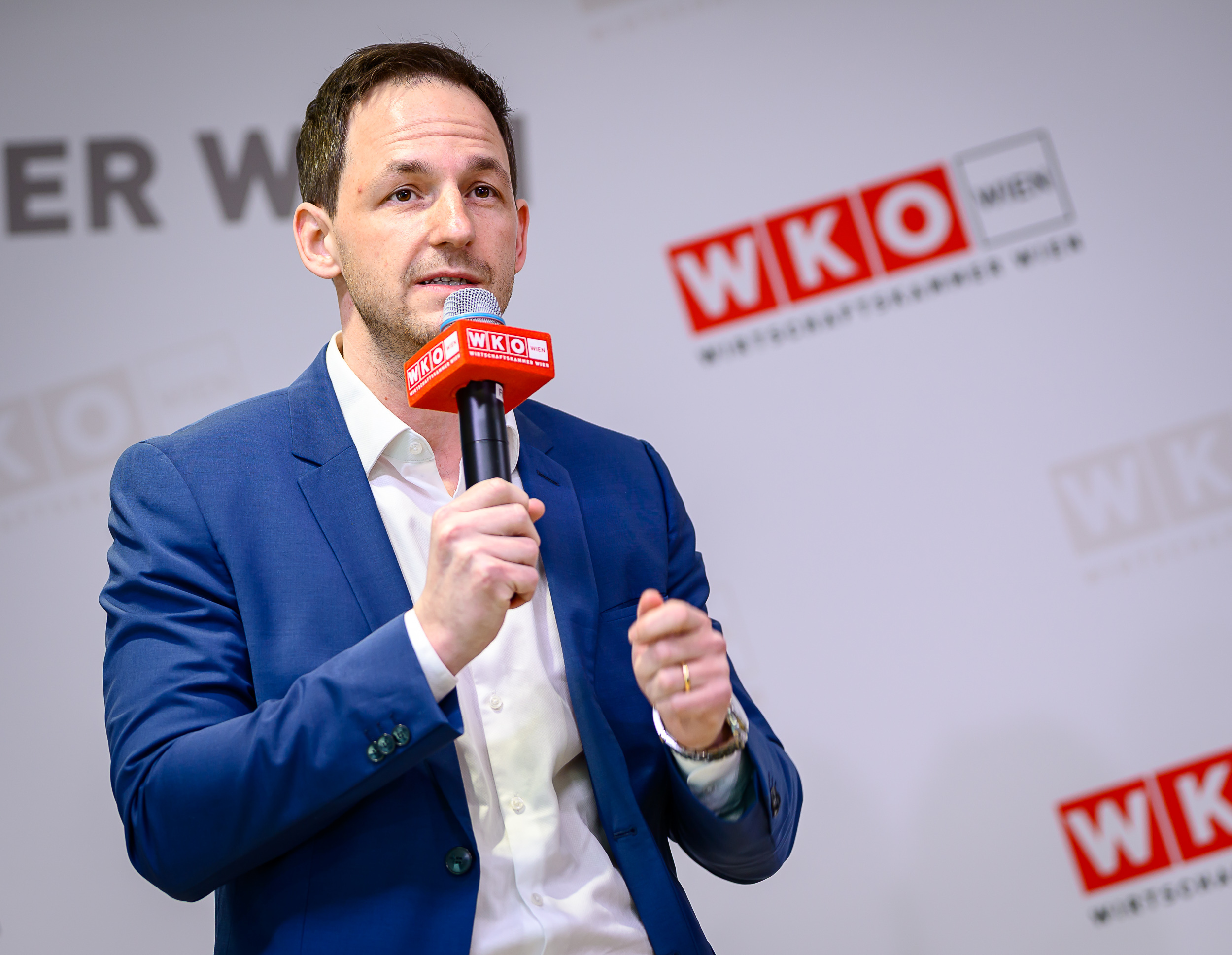 Christoph Biegelmayer, Direktor-Stellvertreter der WK Wien, er&ouml;ffnete die Gr&uuml;ndungstage 2026 