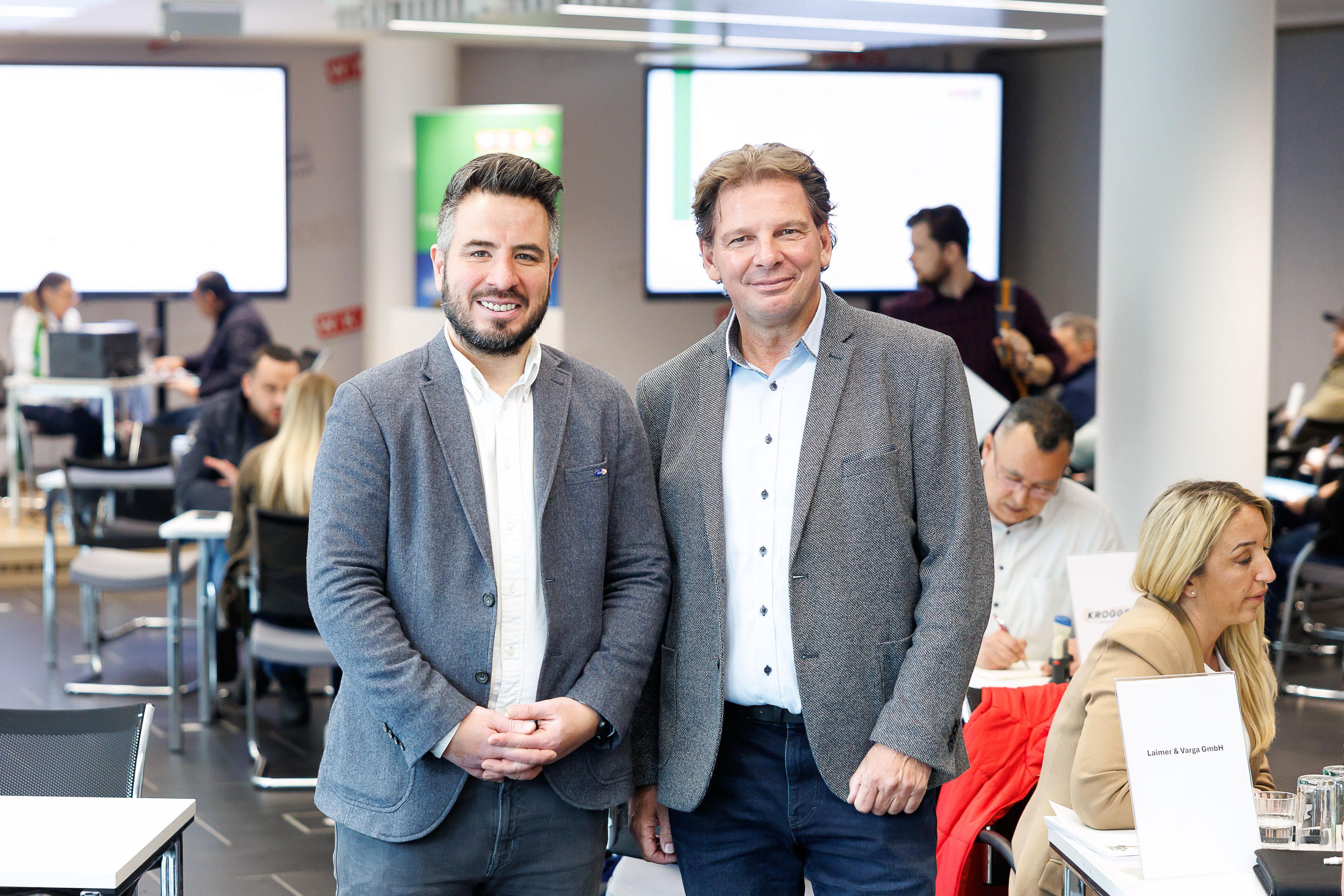 Faruk &Ccedil;elebi, AMS Abteilungsleiter Service f&uuml;r Unternehmen J&auml;gerstra&szlig;e und Verbund, und Wolfgang B&ouml;hm, Obmann der Wiener Transporteure 