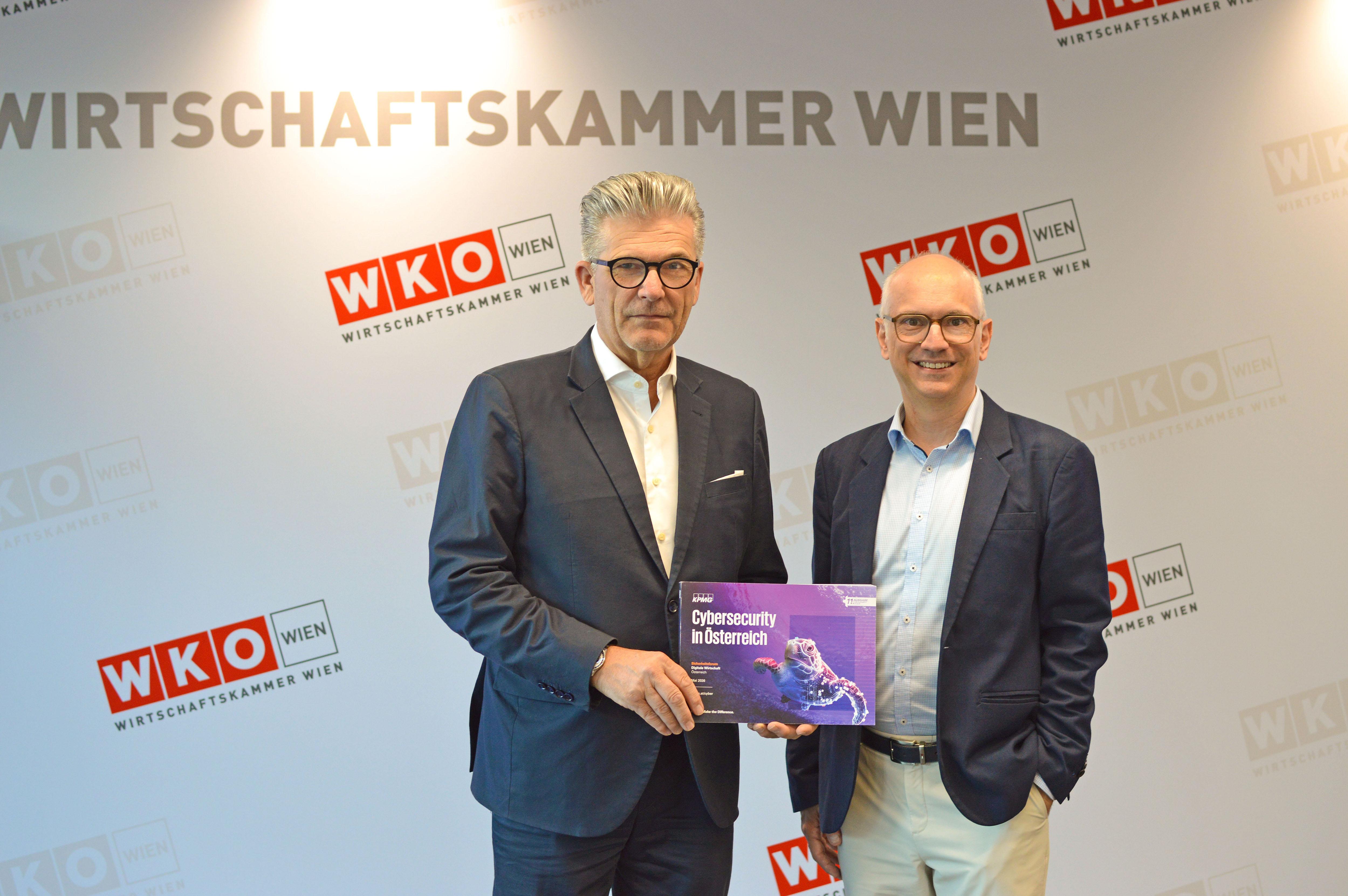 Martin Heimhilcher (Obmann Sparte Information und Consulting WK Wien) und Robert Lamprecht (Cybersecurity-Partner KPMG) 