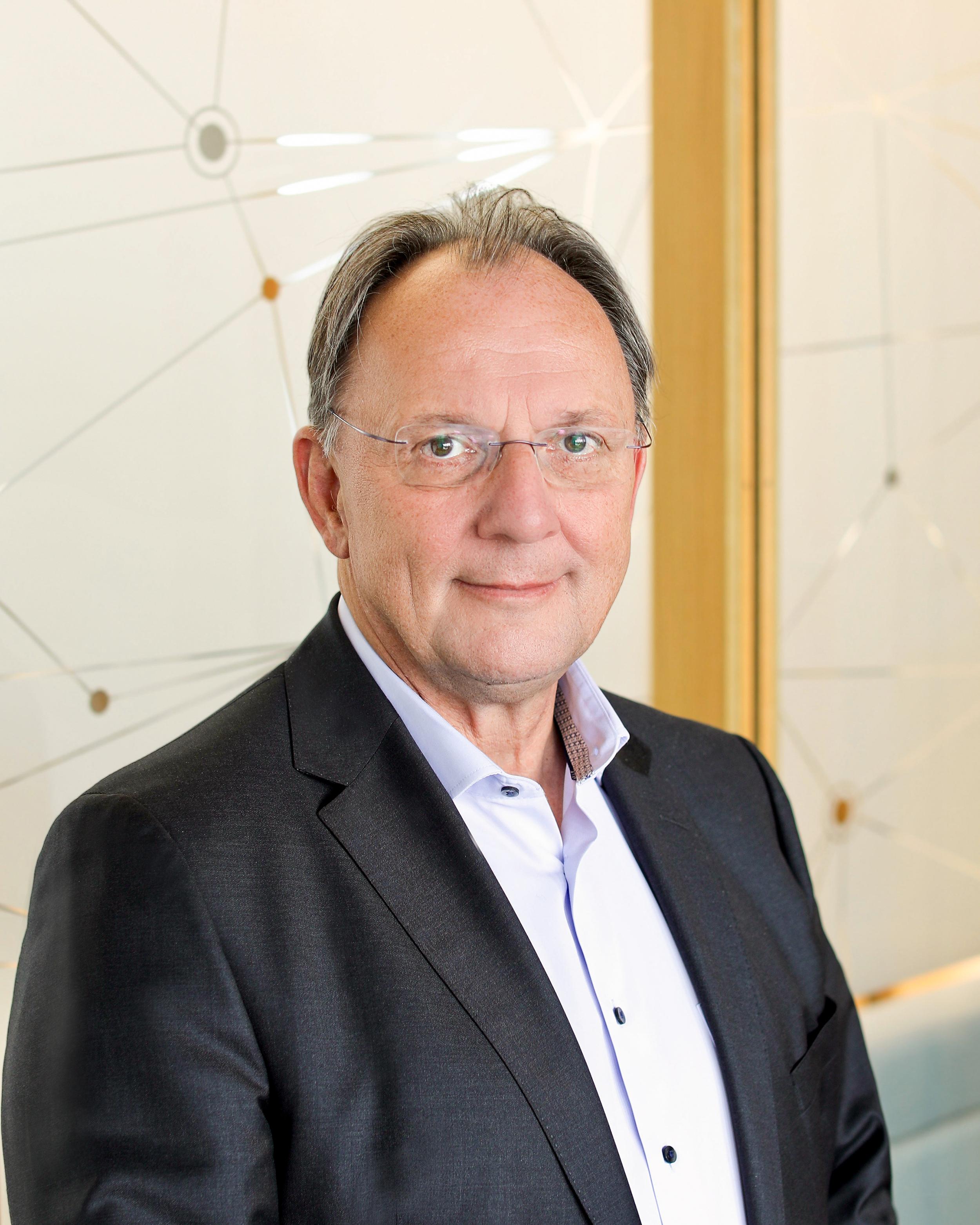 Robert Pfarrwaller, Obmann des Wiener Elektrofachhandels 