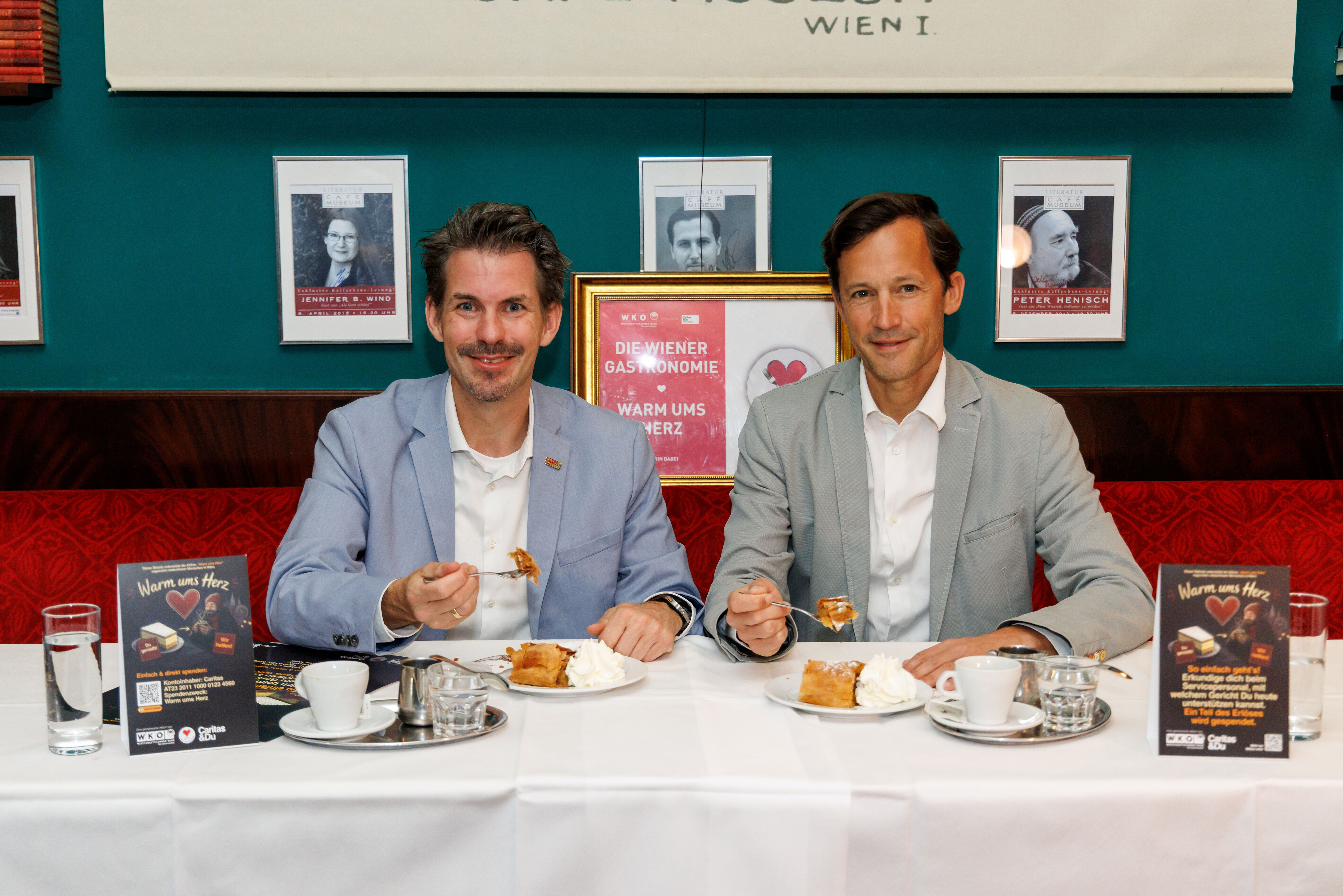 Pr&auml;sentieren die gemeinsame Hilfsaktion der Gastronomie und der Caritas: Fachgruppen-Obmann Thomas Peschta und Caritas-Direktor Klaus Schwertner (v.l.). 